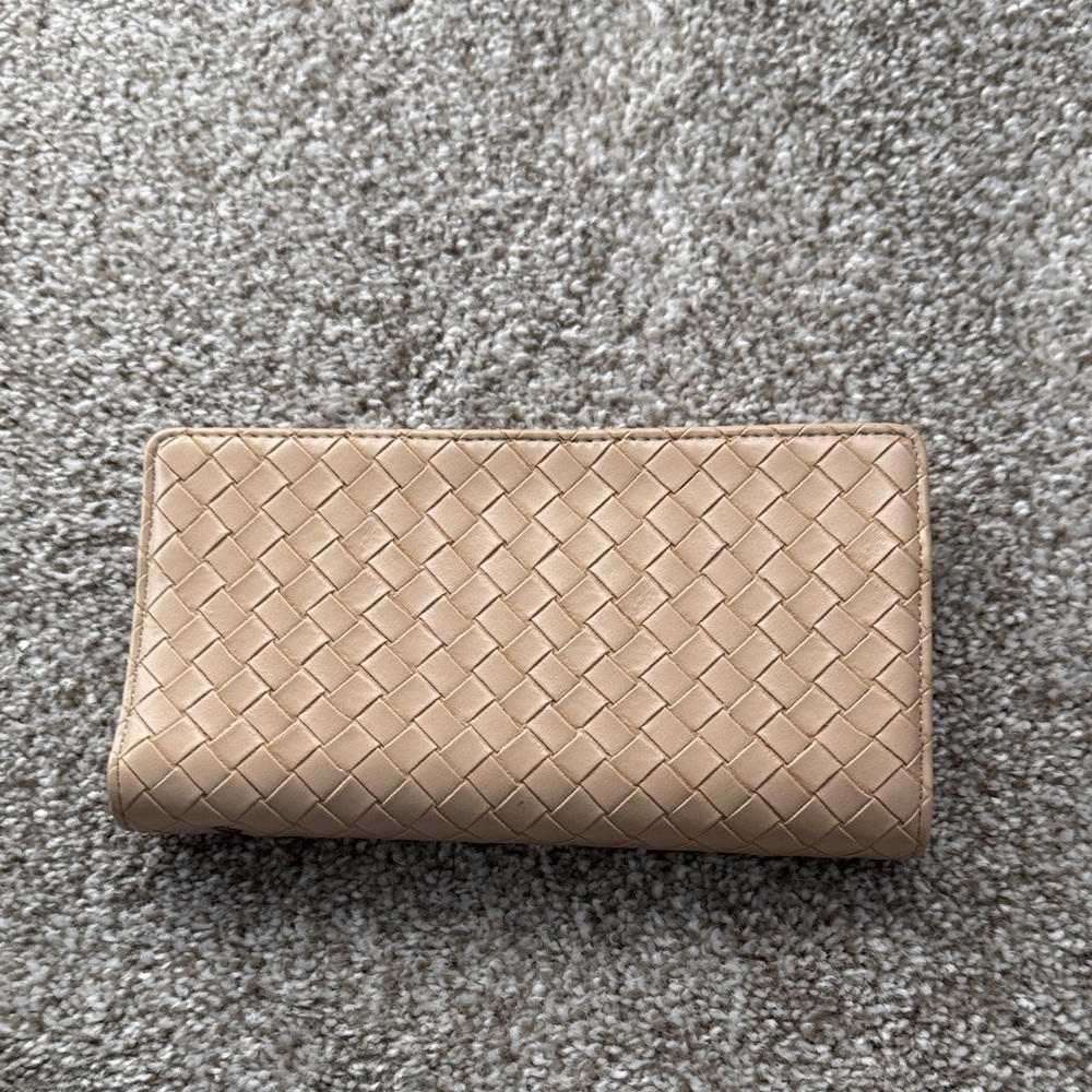 Elegant Tan Woven Clutch